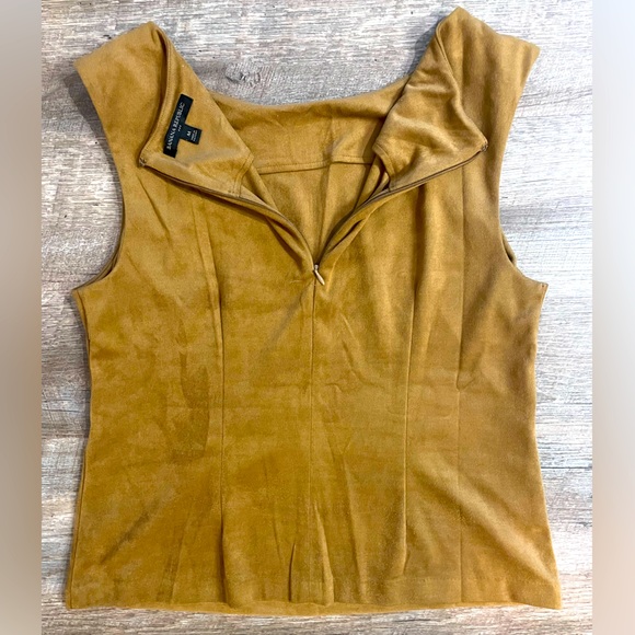 Banana republic women’s gently used top - Picture 3 of 7